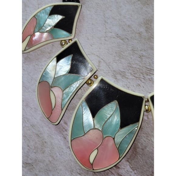 1980's Vintage Mother of Pearl Inlay MOP Floral Design Statement Collar Necklace - Picture 3 of 9